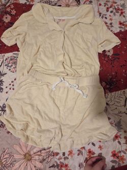 Medium Yellow Woman Pajama Set