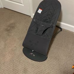 BabyBjörn Bouncer Bliss, Sand Gray, Woven, Classic Quilt | 2-in-1 Adjustable Baby Bouncer Seat and Toddler Chair, Newborn to Toddler (8-29 lbs), 4 Pos