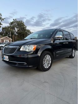 2013 Chrysler Town and Country