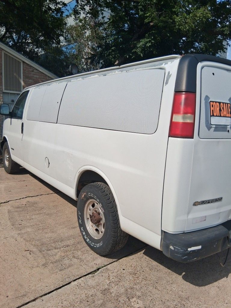 2003 Chevy 3500 Express Van