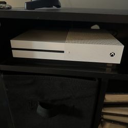 Xbox One S 2TB, controller & 3 games