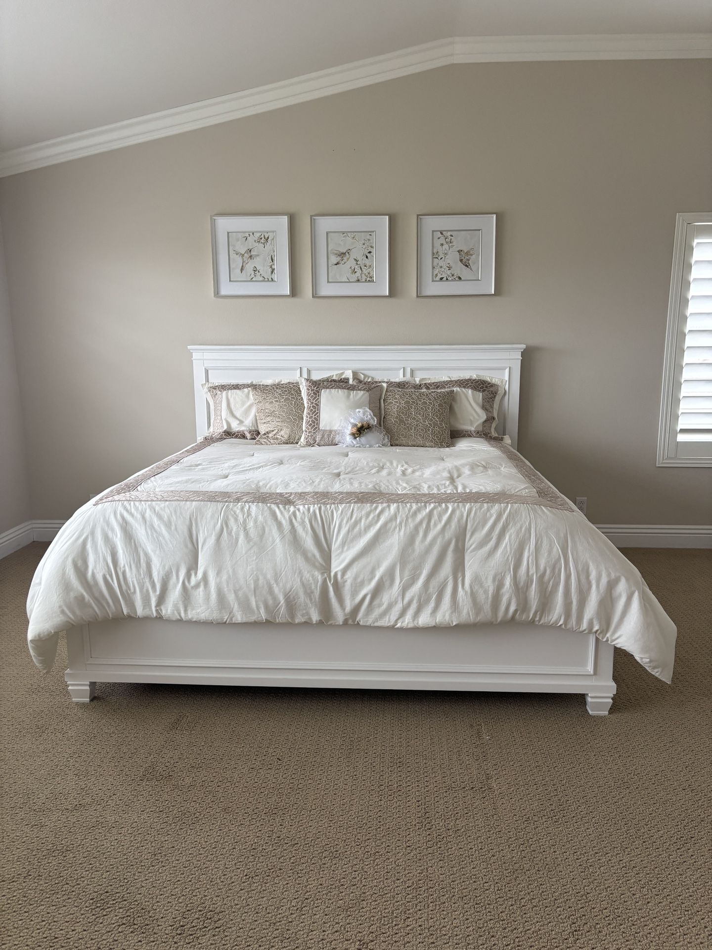 King Size Bed With mattress