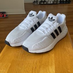 NEW ADIDAS RUNNING AND TRAINING SHOES size 10 Men 