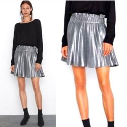 Zara Silver Pleated Mini Skirt.