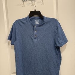 Kenneth Cole Men's Slim Fit Techni-Cole Stretch 3 Button T Shirt Blue S