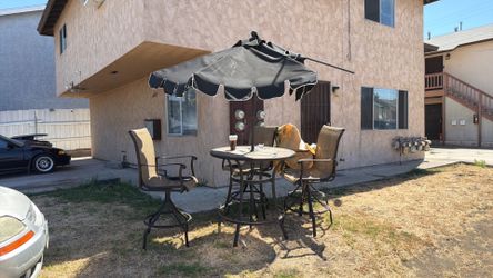 Outdoor patio table and chair furniture