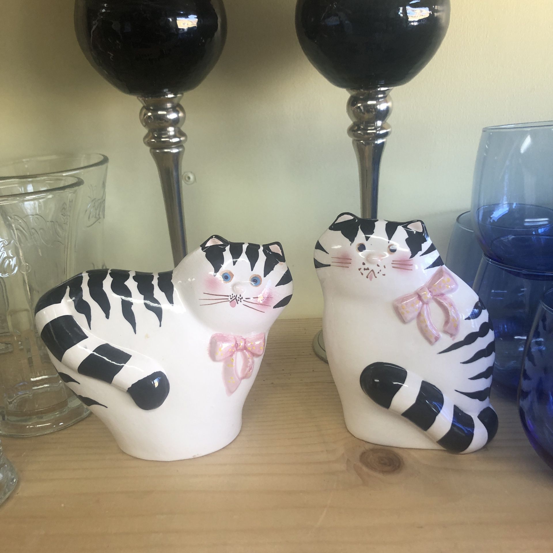 2 Sweet Hand Painted Black & White Ceramic Kitty Cat with Pink Bow Statuettes