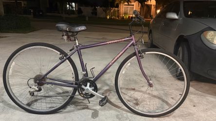 Specialized Crossroad hybrid 700c bike medium bicycle cruiser