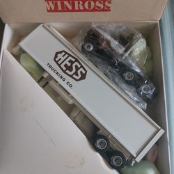 5 Winross Die Cast Trucks 1:64 Scale