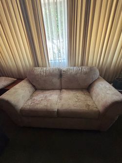 Free Love Seat