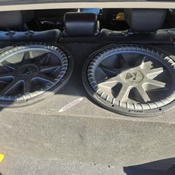 2 15 Inch KICKER COMP VX Series Subwoofers In Ported Box 