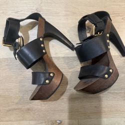 Louis Vuitton Size 35.5 Wood & Black Gold Sandals “V” emblem stiletto Heels Rare