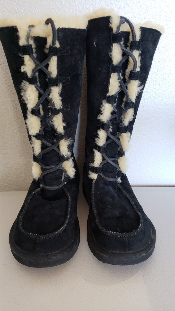 Uggs ladies boots size 7