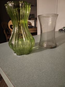 2 vases