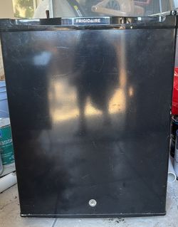 Mini Fridge 
