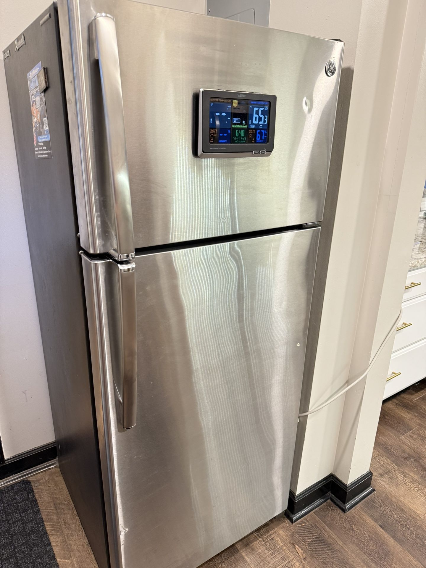 GE Fridge 850$ Or best Offer 