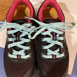 Brand New Womens Black Keen Safety Tennis Shoes Size 7W