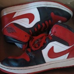Nike Air Jordan 1 Mid Alternate Bred Toe Women's 