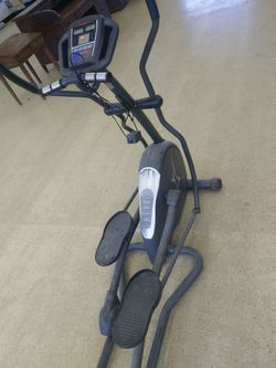 Nice heavy duty elliptical Fitness gear 821E machine. for Sale in Indianapolis IN OfferUp