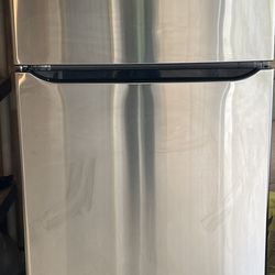 LG Refrigerator 20 cu ft