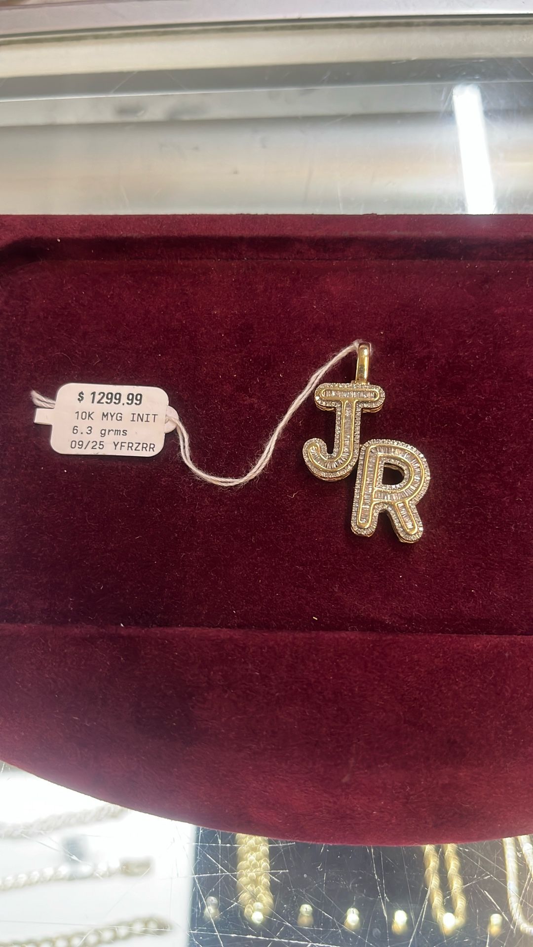 10K Gold diamond“JR” Pendant
