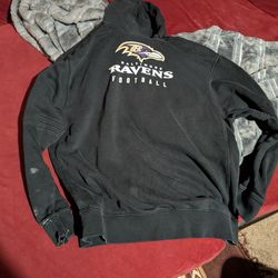 Ravens Nike hoodie and 2 shirts size large men's great shape