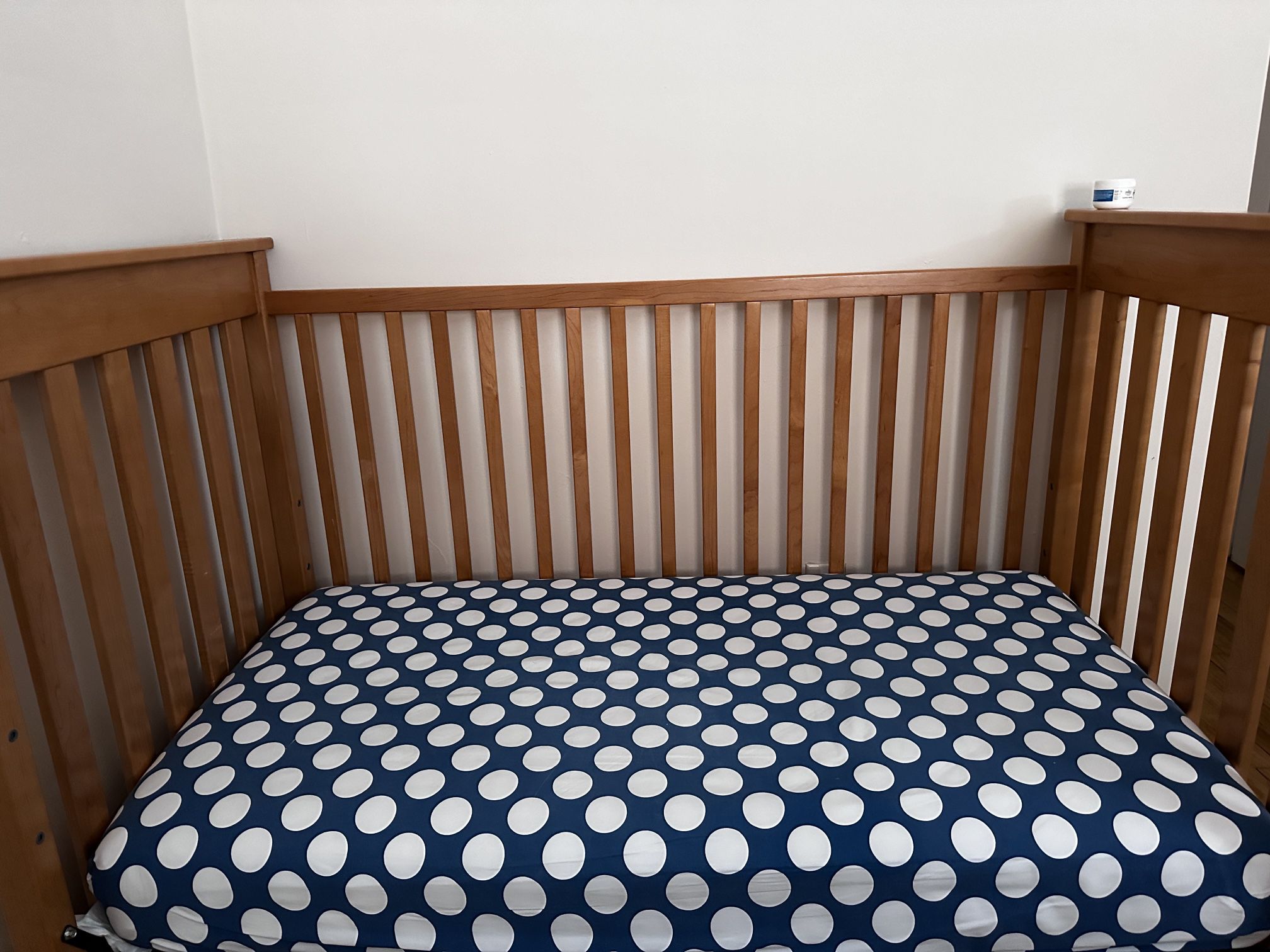 Crib In Excellent Condition.