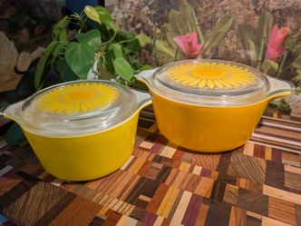 Vintage Pyrex Daisy Citrus 474 and 473 with lids