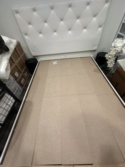 Modern White Bed Frame – Excellent Condition!