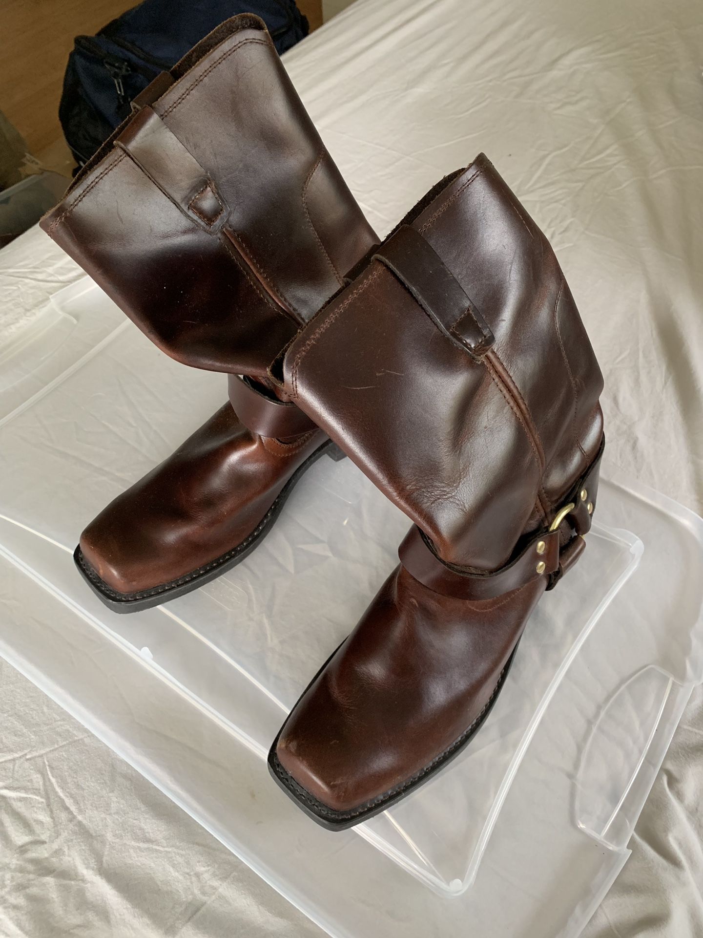 Durango Boots (Harness model). Size 11. Barely Used!