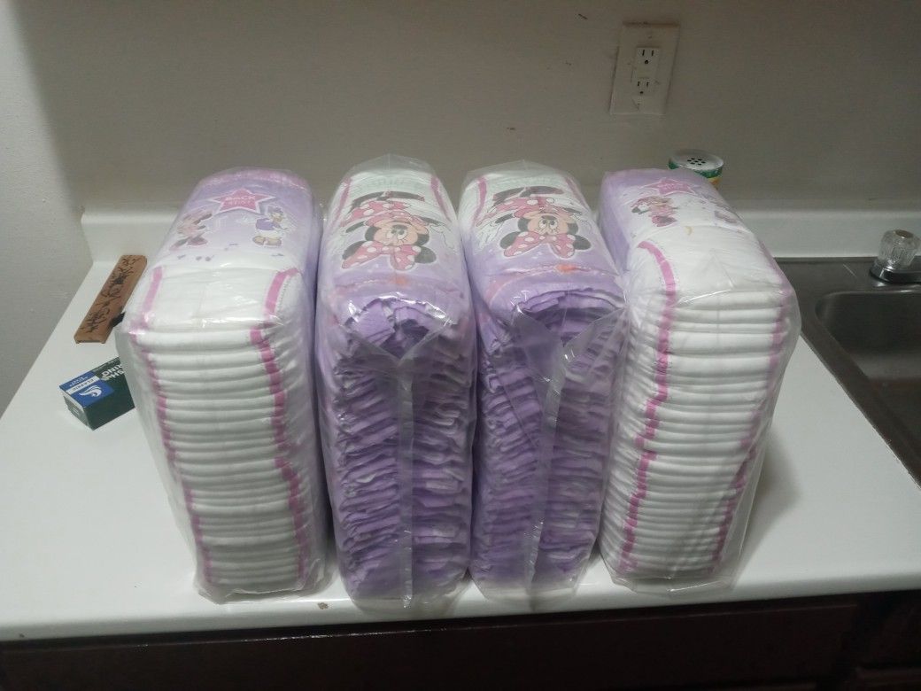 4 PKG Of Huggies Pullups 4-5t..140+ Total For 15$.