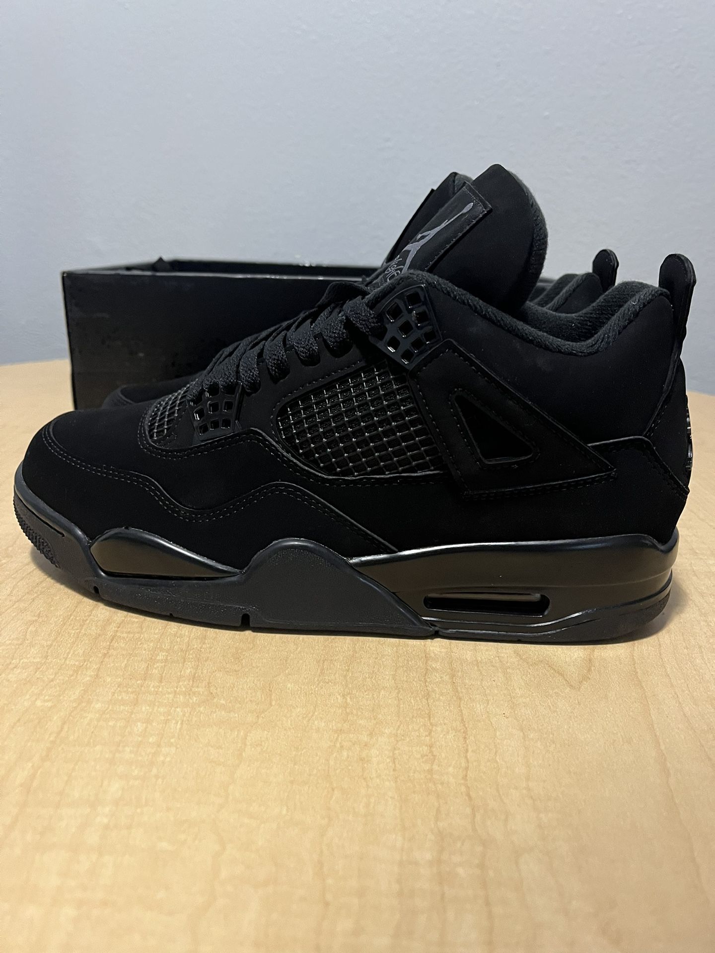 Jordan 4 Black Cats Size 9
