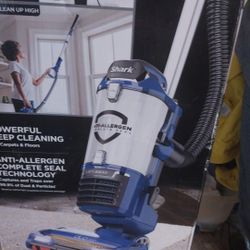 Lift-Away DuoClean Bagless Corded Upright Vacuum for Hard Floors and Area Rugs with Self-Cleaning Brushroll - ZU701

