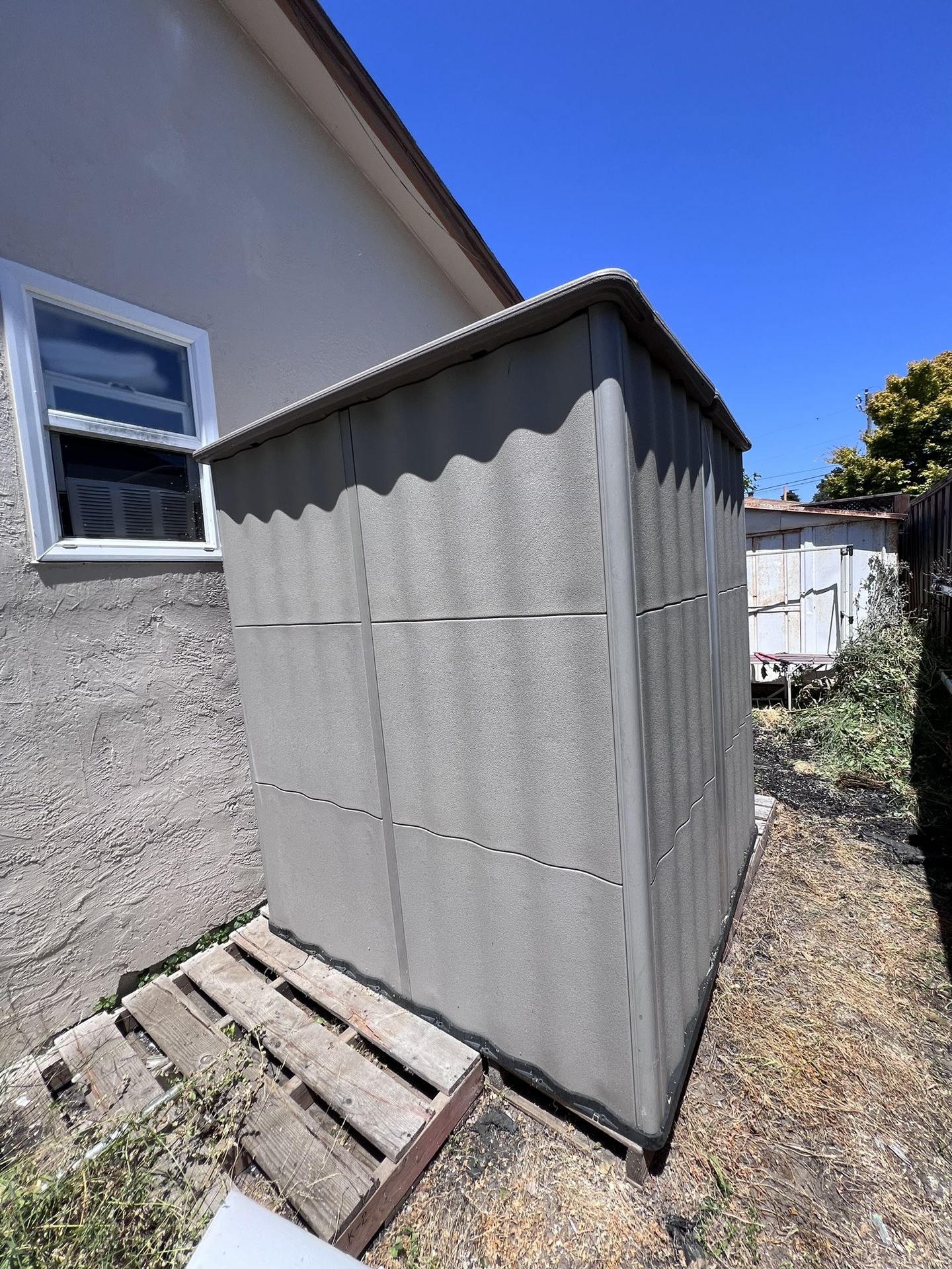 Rubbermaid Storage Shed - 5H80 for Sale in Rancho Cucamonga, CA - OfferUp