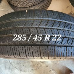 285 / 45 R 22 (1) TIRE NATIONAL 