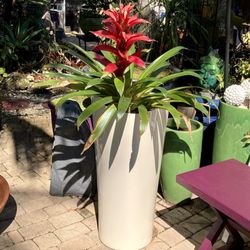 29.5” Lechuza Delta 40  HIGH GLOSS, SELF-WATERING TALL PLANTER: 14.6”W X 29.5”H