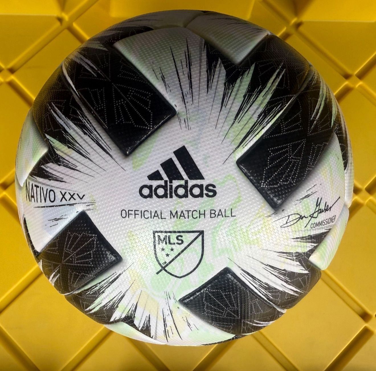 All-Stars vs. Liga MX All-Stars 21/22 Game Match ball Nativo XXV -Extremely Rare