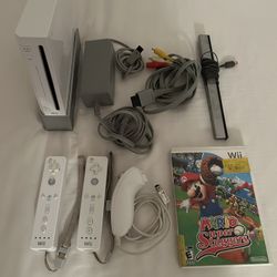 Nintendo Wii Console Bundle