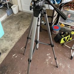 2 Tripods of Different Sizes