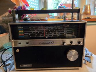 Vintage realistic alien 6 radio