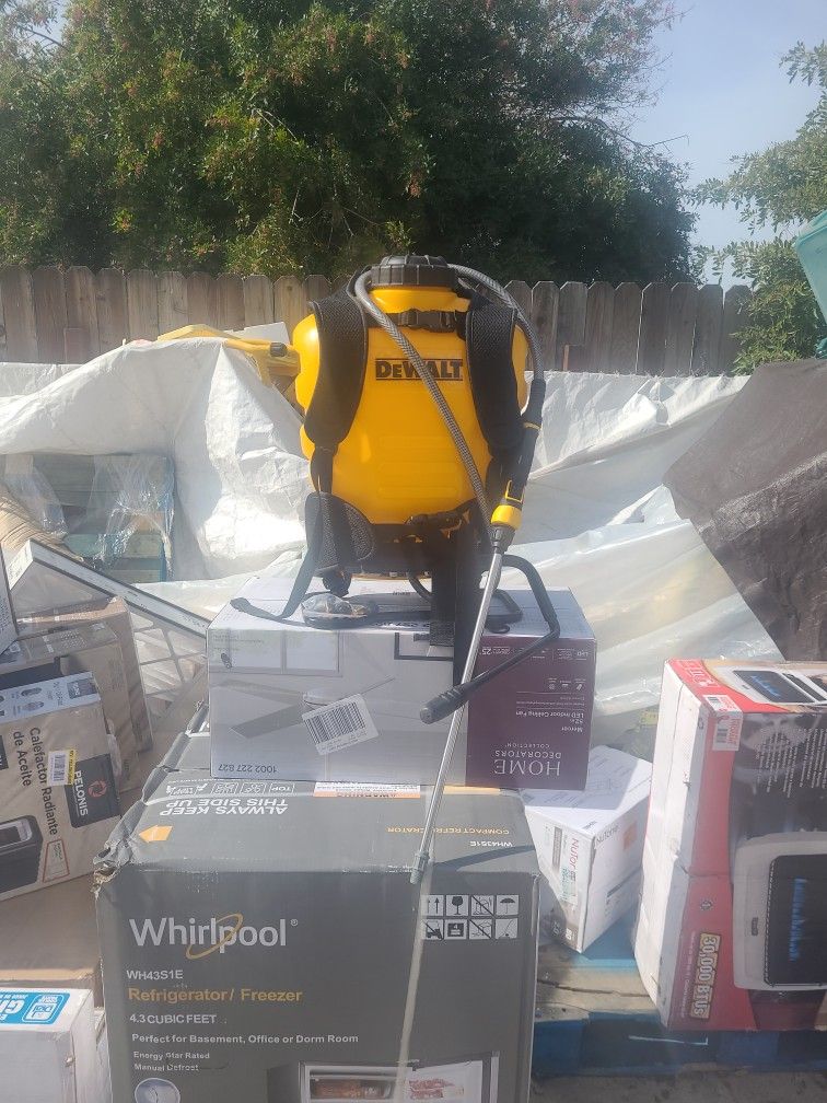 DEWALT
4 Gal. Backpack Sprayer