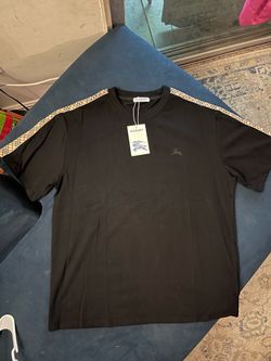 Burberry t shirt