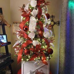 Small Christmas Tree And Lamp Stand 