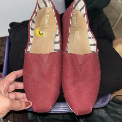 Toms Size 9