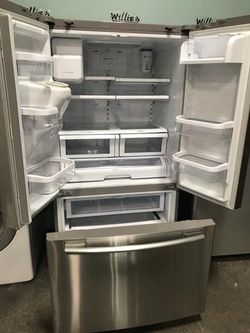 SAMSUNG STAINLESS STEEL FRENCH DOOR REFRIGERATOR