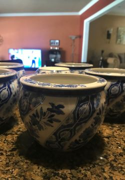 6 Chinese pots