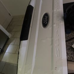 F250  f350  f4:50 tailgate