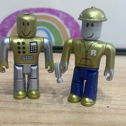 GOLD ROBLOX FIGURES (2)