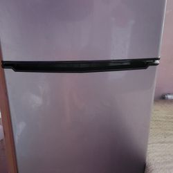 Whirlpool Mini Fridge 