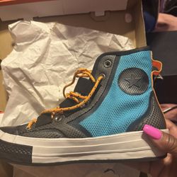 Converse Men 8 Women 10